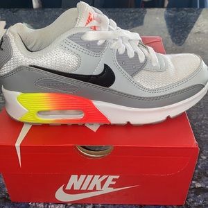 🔥Nike Air Max 90 GS size 3Y Orange Red Yellow